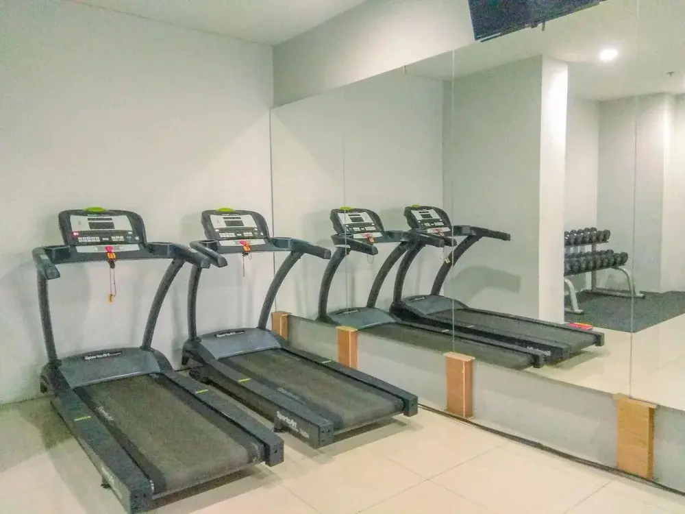 Караванг: Minimalist Studio at Tamansari Mahogany Karawang Apartment