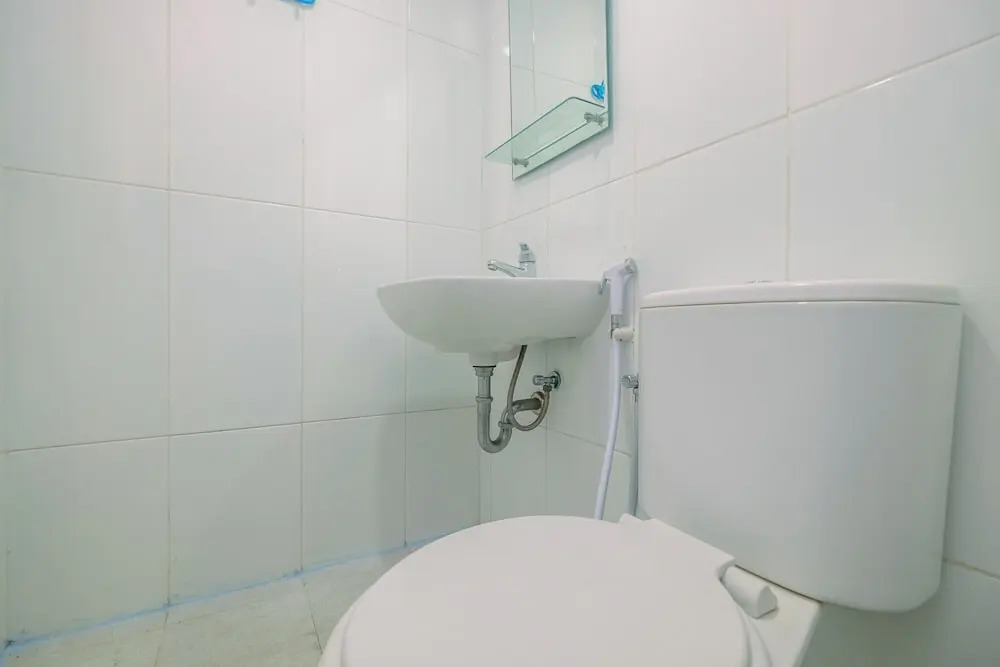 Караванг: Minimalist Studio at Tamansari Mahogany Karawang Apartment