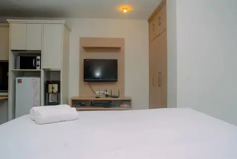 Comfortable Studio Apartment at Tamansari Semanggi — фото 1