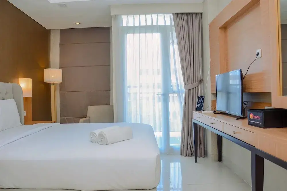 Джакарта: Modern and Tidy Studio Apartment at Elpis Residence