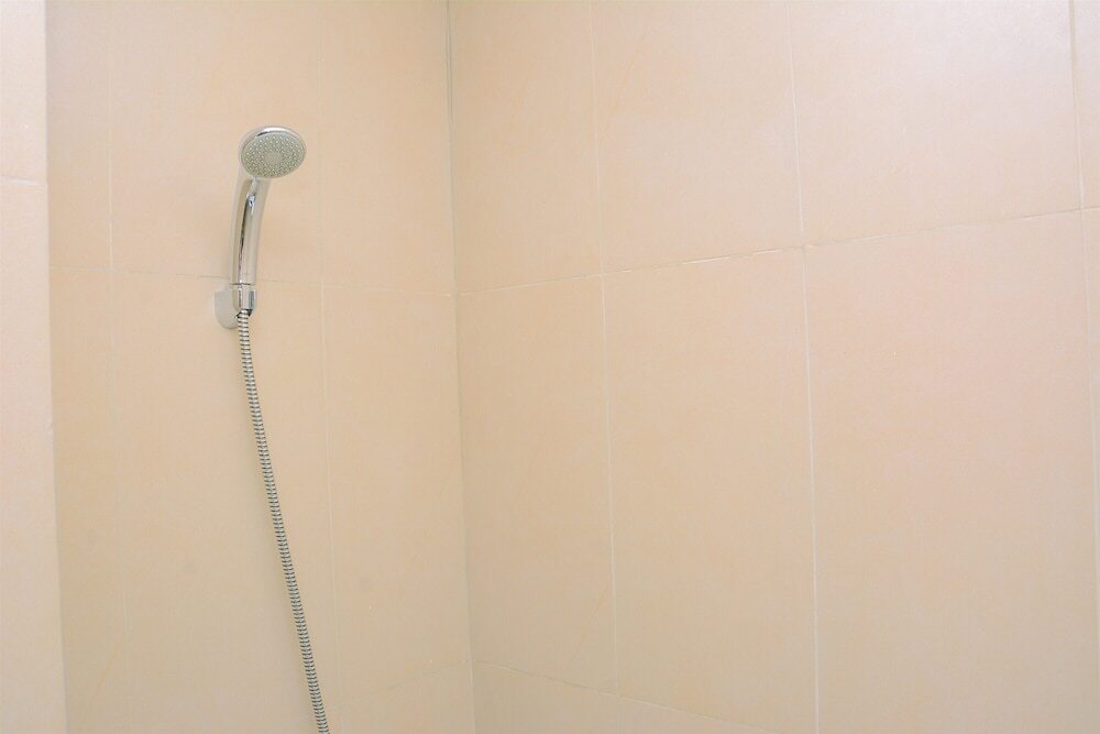 Джакарта: Comfy and Modern Studio Apartment at Elpis Residence