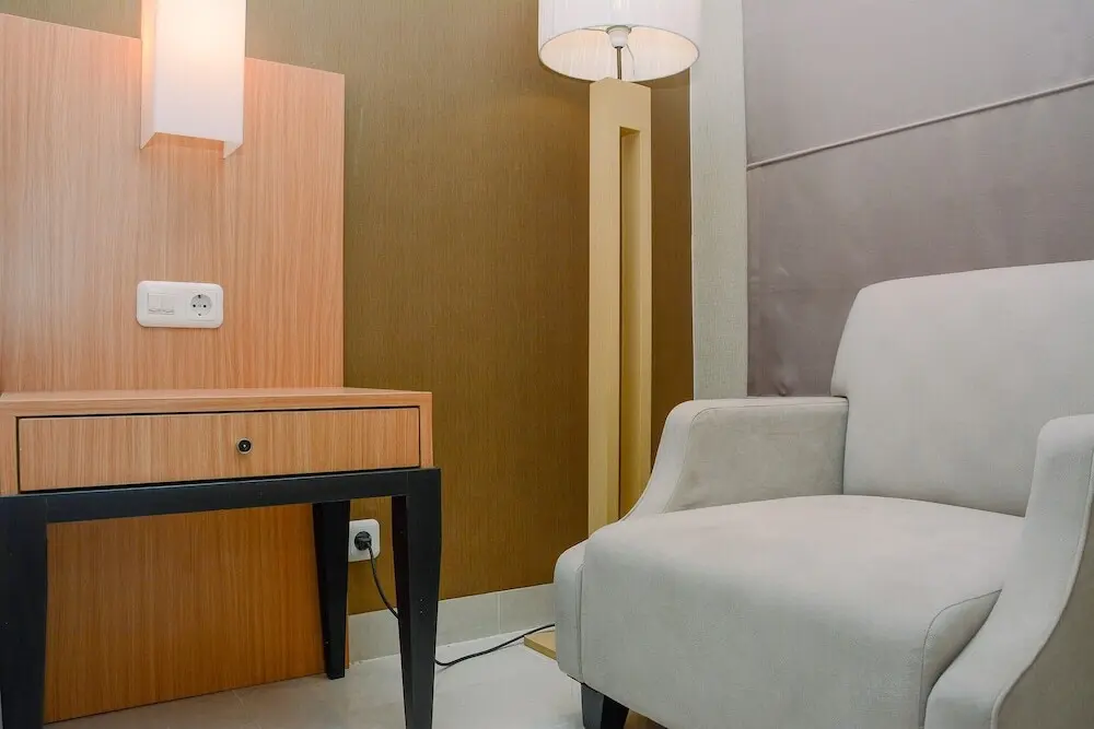 Джакарта: Comfy and Modern Studio Apartment at Elpis Residence