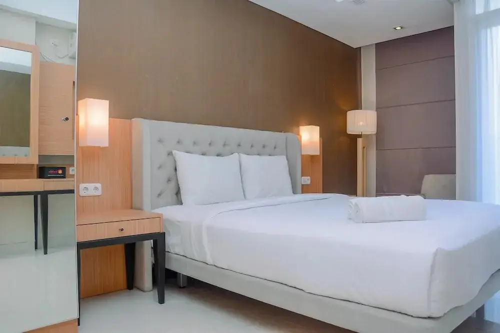 Джакарта: Comfy and Modern Studio Apartment at Elpis Residence