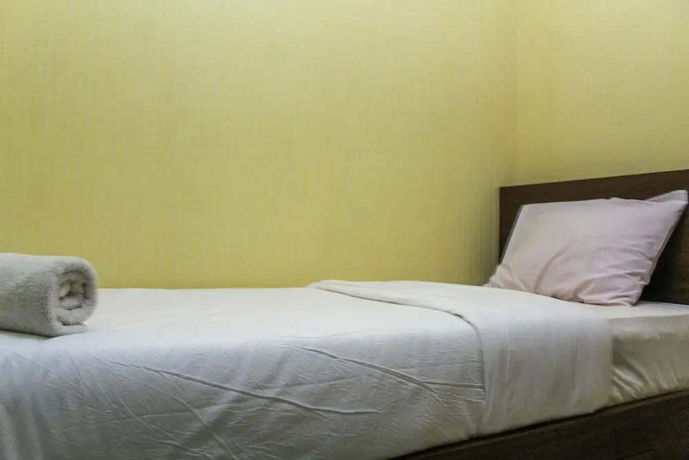 Джакарта: Comfortable and Tranquil 2BR Apartment at Green Pramuka By Travelio