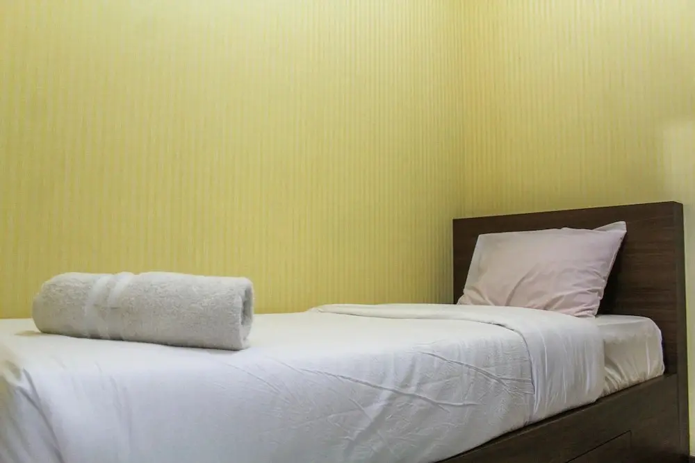 Джакарта: Comfortable and Tranquil 2BR Apartment at Green Pramuka By Travelio
