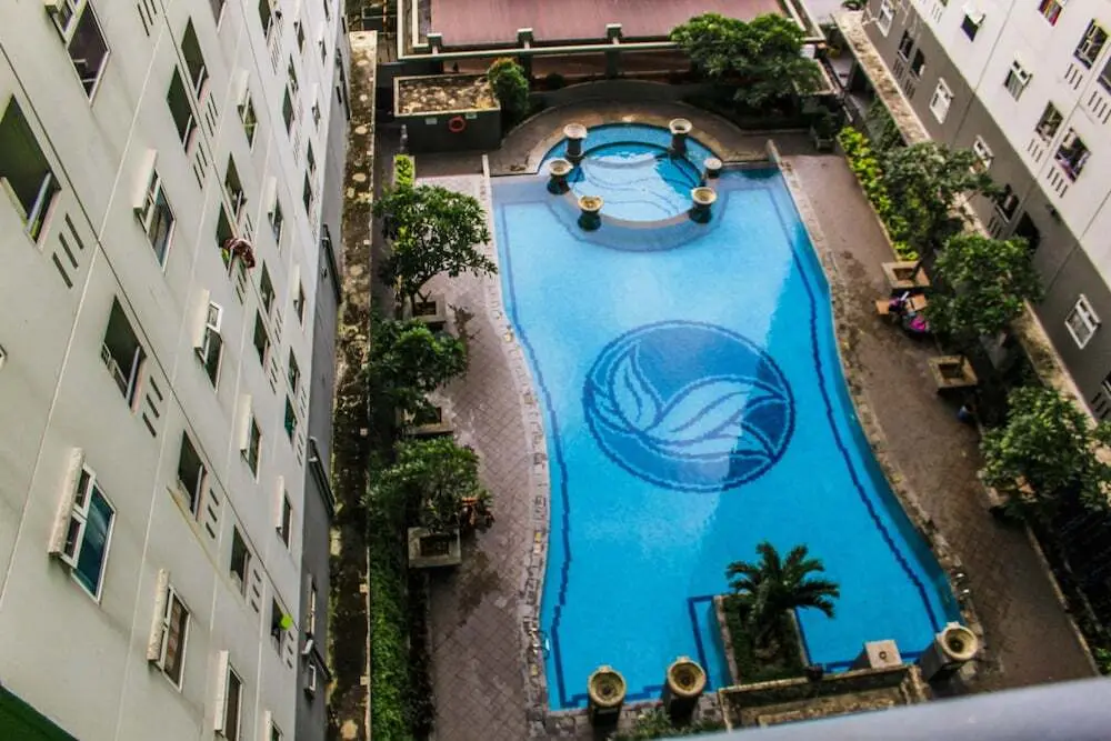 Джакарта: Comfortable and Tranquil 2BR Apartment at Green Pramuka By Travelio