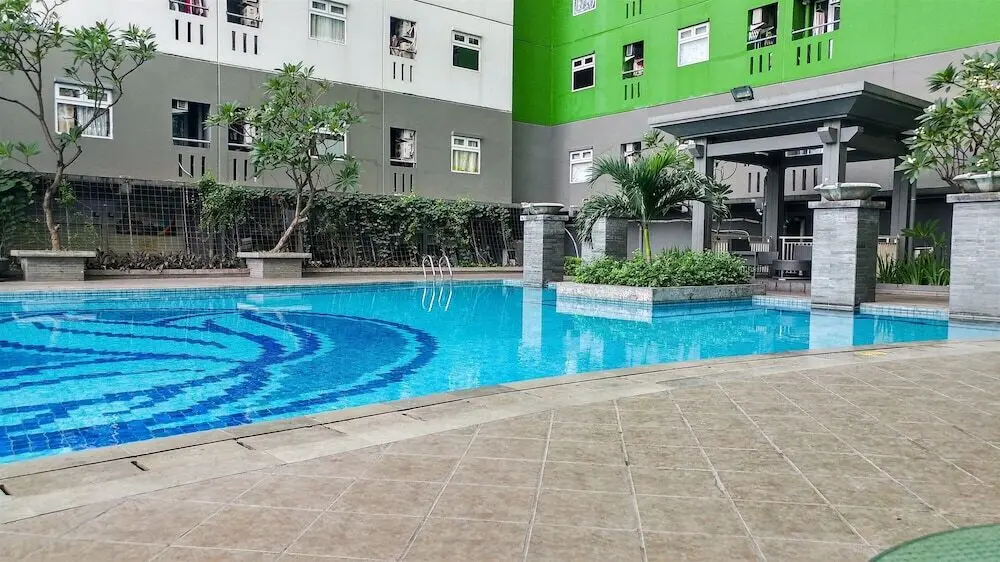 Джакарта: Stylish and Comfortable Studio Green Pramuka Apartment