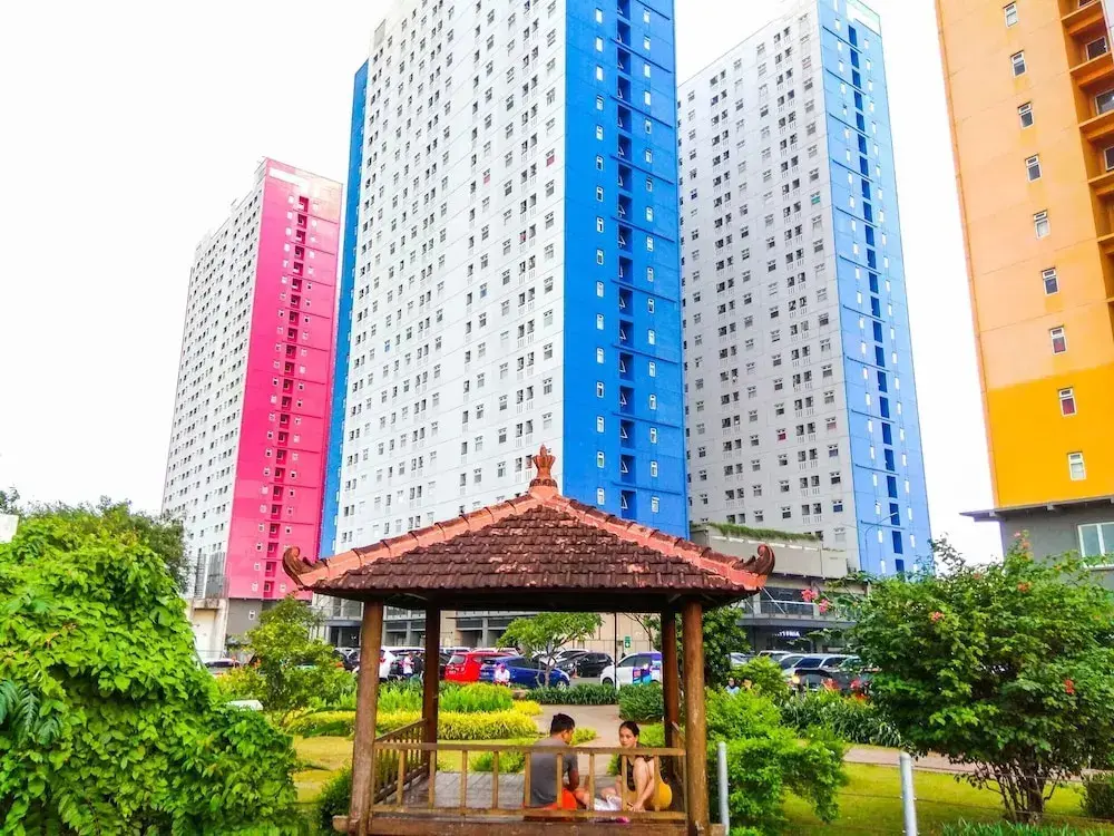 Джакарта: Stylish and Comfortable Studio Green Pramuka Apartment