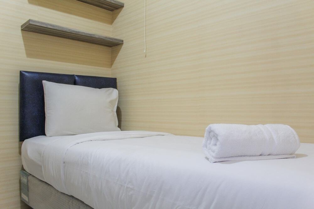 Джакарта: Minimalist 2BR at Green Pramuka Apartment near Shopping Mall