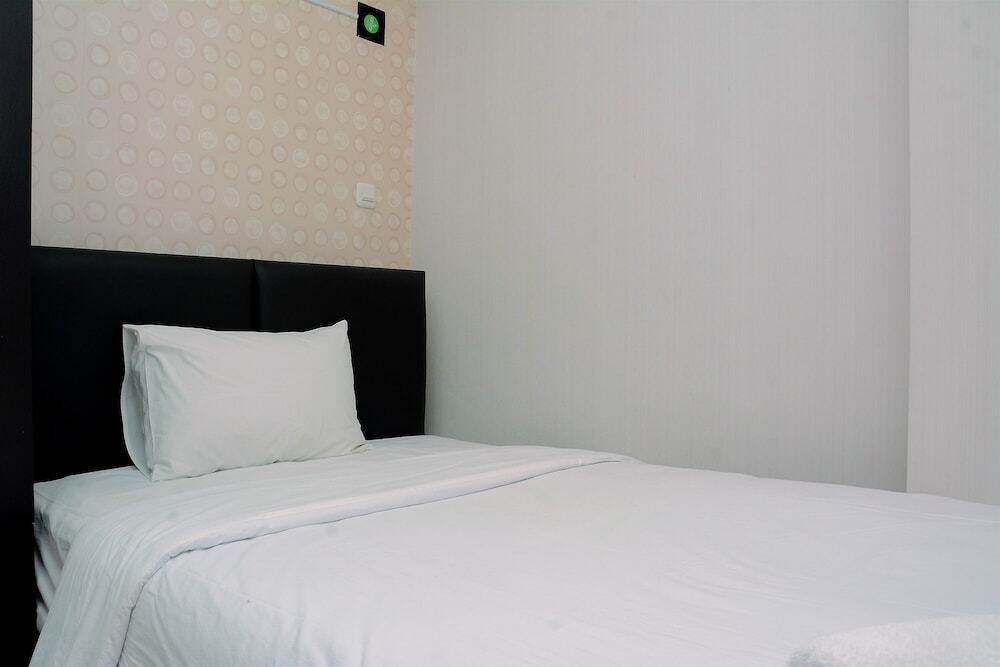 Джакарта: Minimalist 2BR Apartment at Green Pramuka