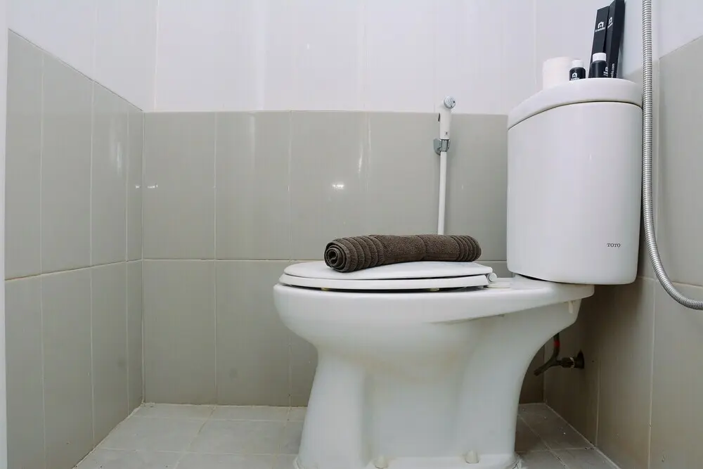 Джакарта: Minimalist 2BR Apartment at Green Pramuka