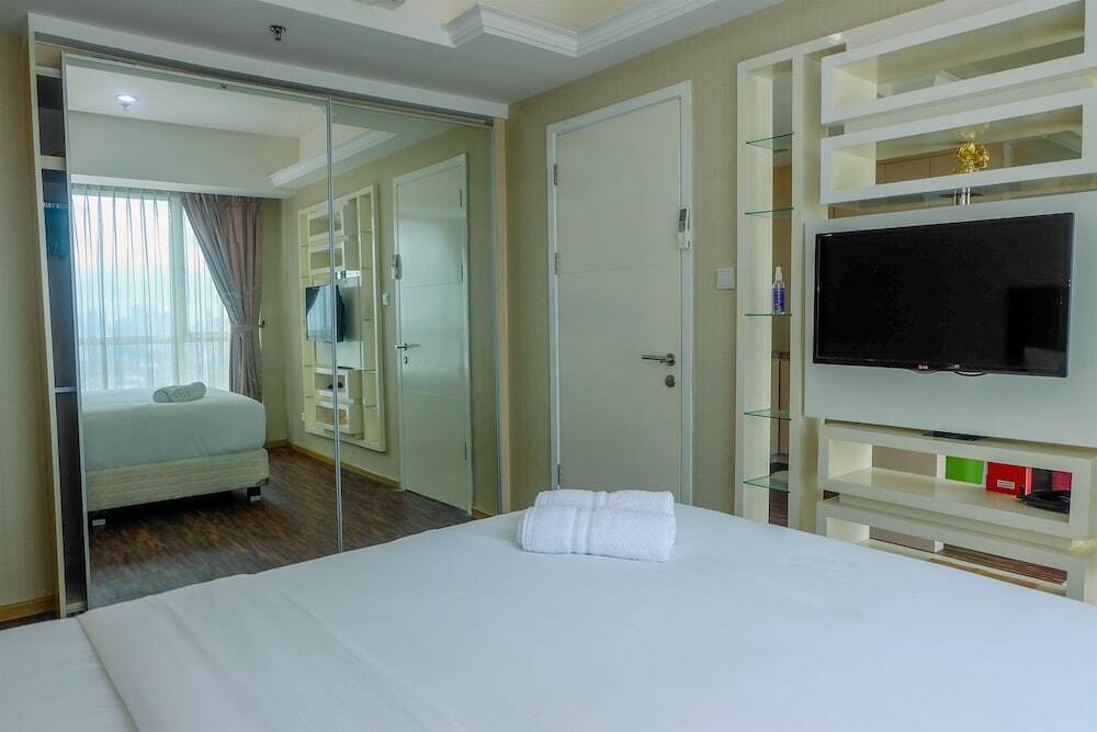 Джакарта: Great Location 1BR Gandaria Heights Apartment