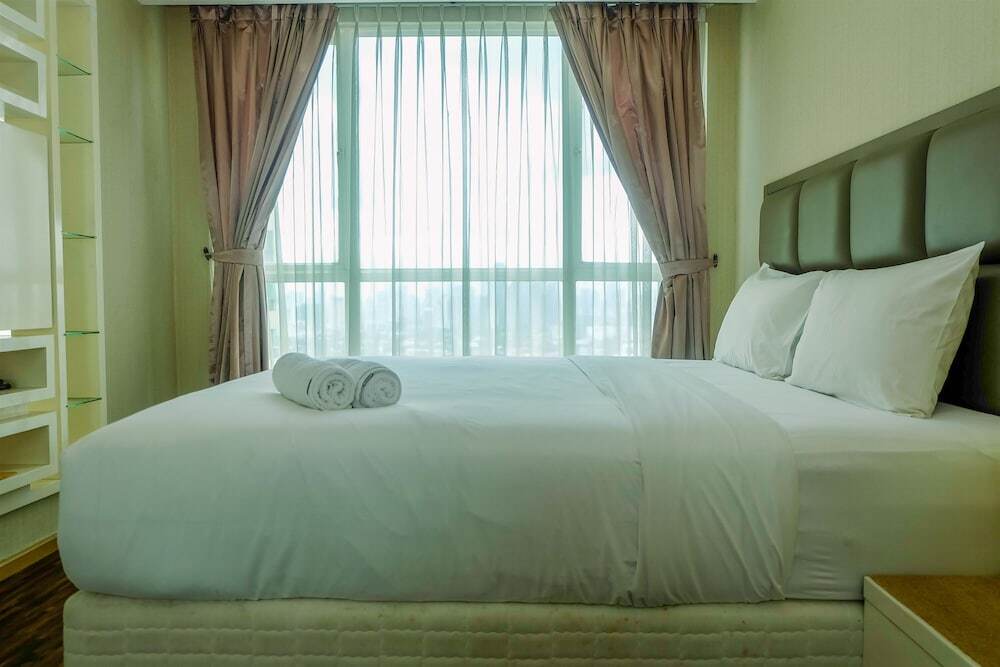 Джакарта: Great Location 1BR Gandaria Heights Apartment
