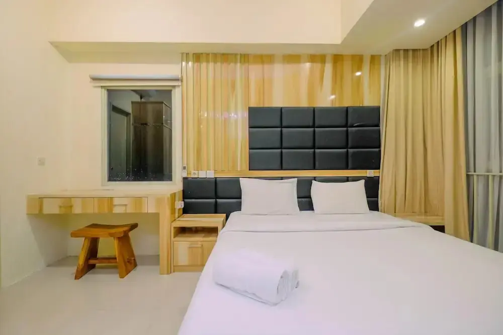 Джакарта: Strategic 2BR Apartment with Workspace @ Season City