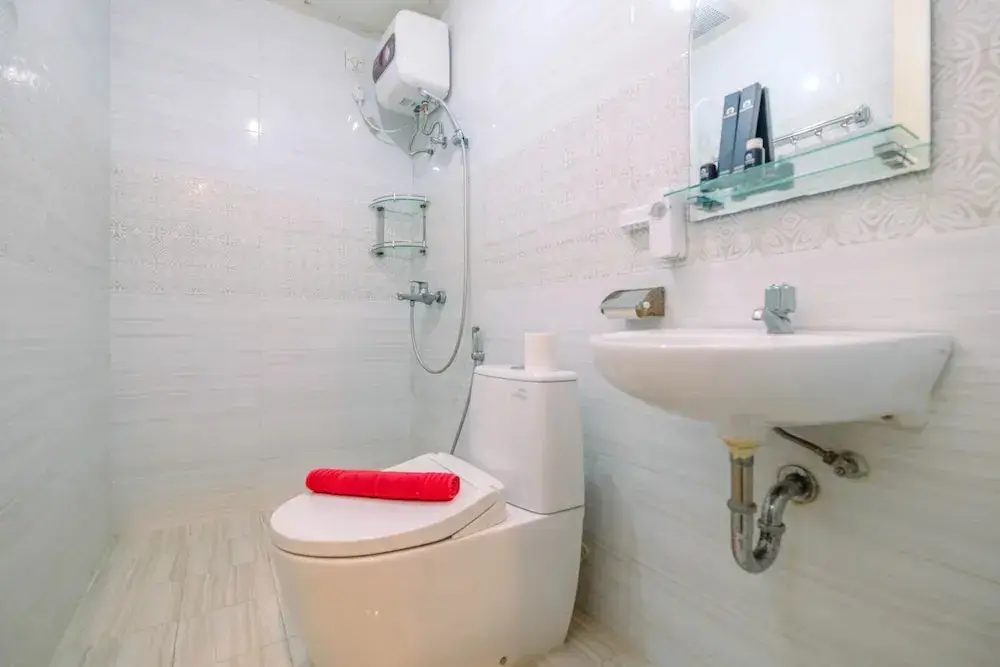 Джакарта: Strategic 2BR Apartment with Workspace @ Season City