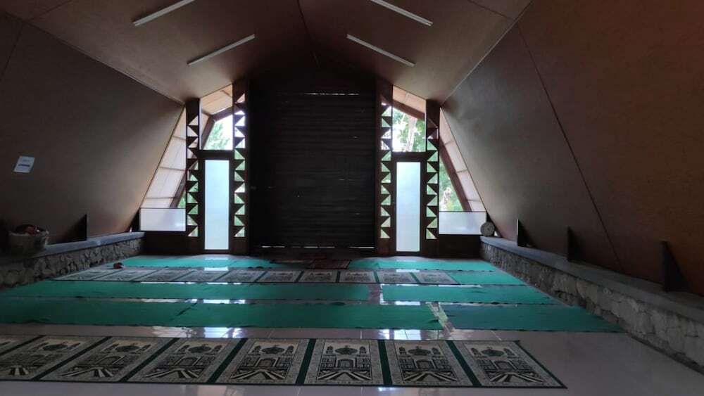 Батуретно: Bukit Lintang Sewu Domping