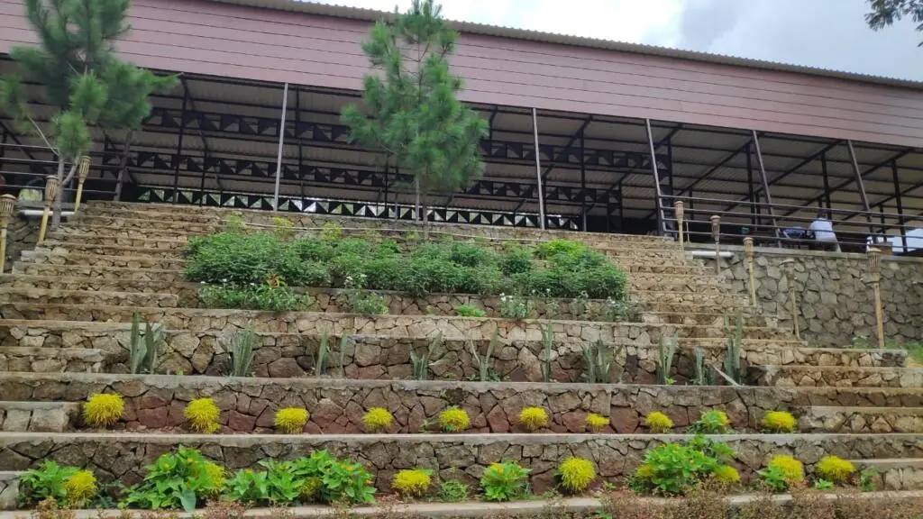 Батуретно: Bukit Lintang Sewu Domping