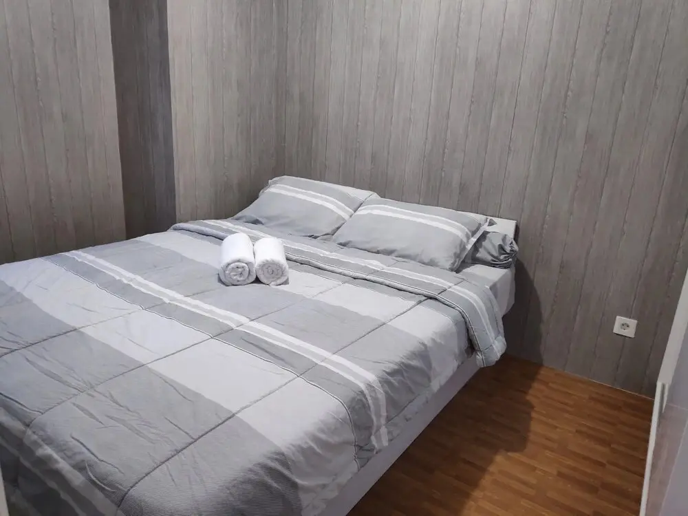 Джакарта: Clean & Comfy Room at Bassura with open view window