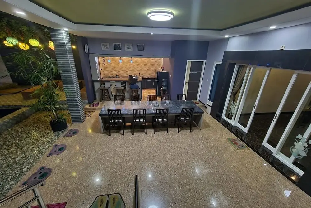 Бату: Villa Istana