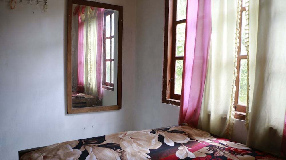 Харготирто: Homestay Jemiran