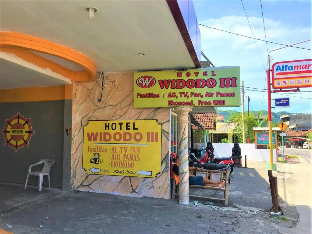 Парангтритис: Hotel Widodo 3