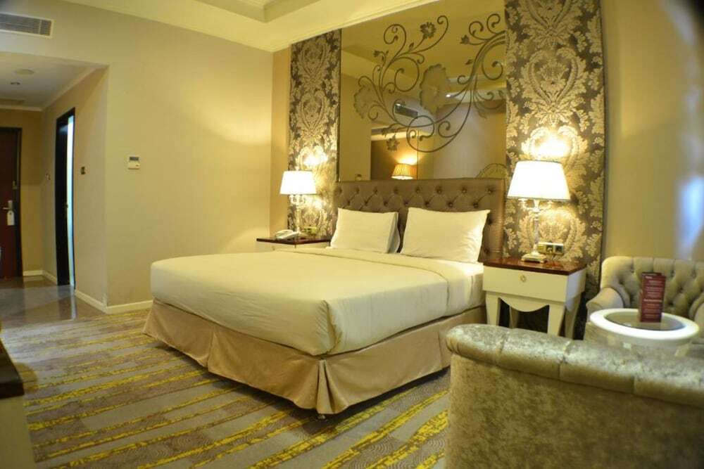 Сореанг: Sutan Raja Hotel And Convention Centre