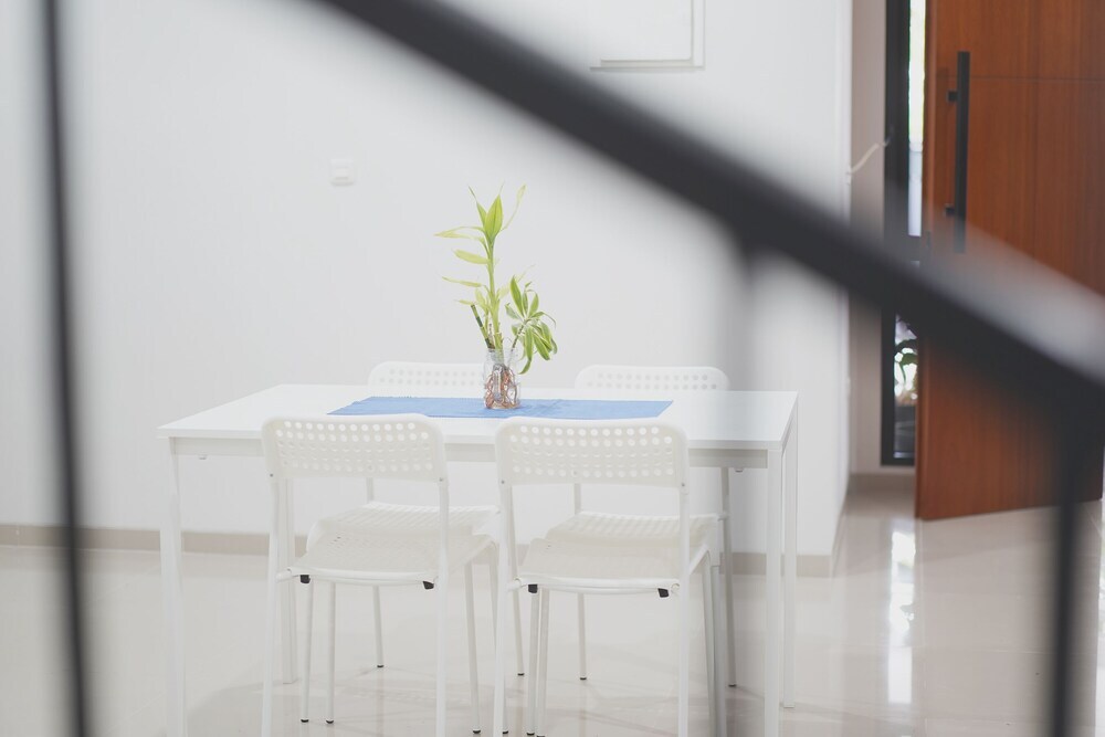 Джакарта: Cove Urooms Panglima Polim