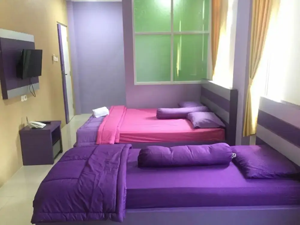 Бекаси: Hotel Ungu Pas Kangen Bekasi