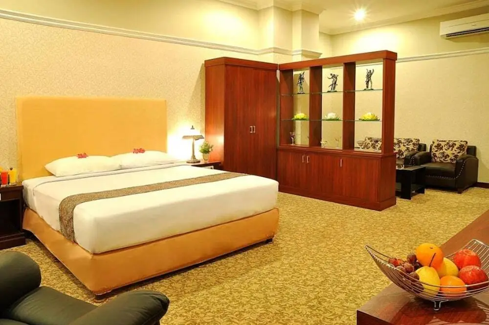 Чиребон: Grand Tryas Hotel