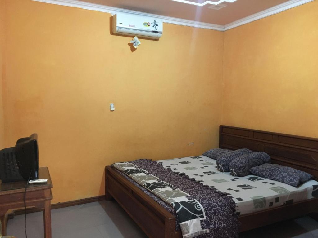 Клатен: Hotel Alami near Alun-Alun Klaten