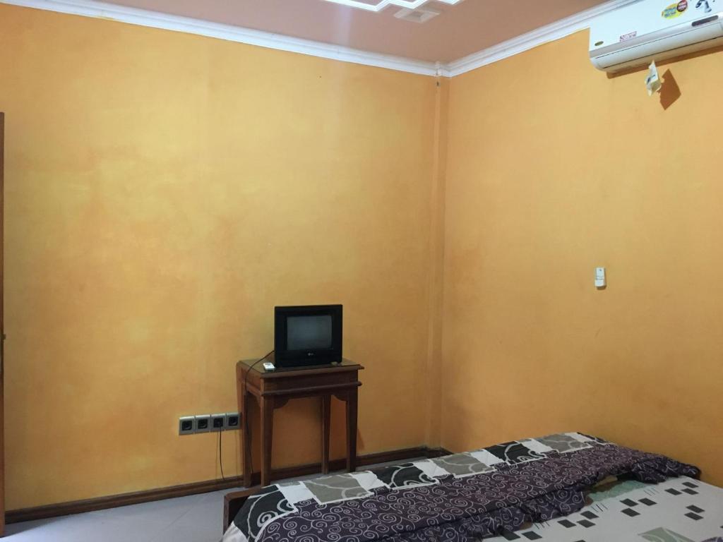 Клатен: Hotel Alami near Alun-Alun Klaten