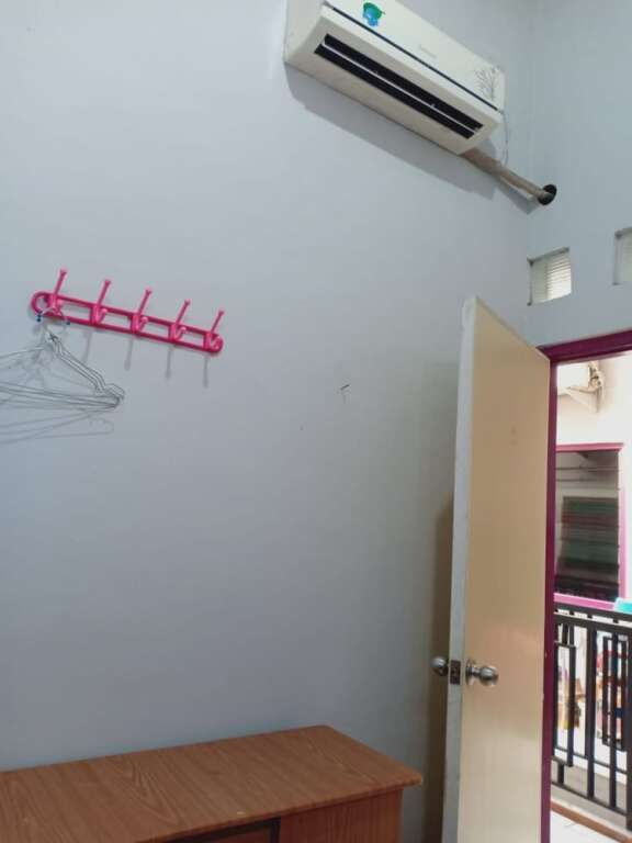 Сурабая: Homestay Mentari Women Only by ZUZU