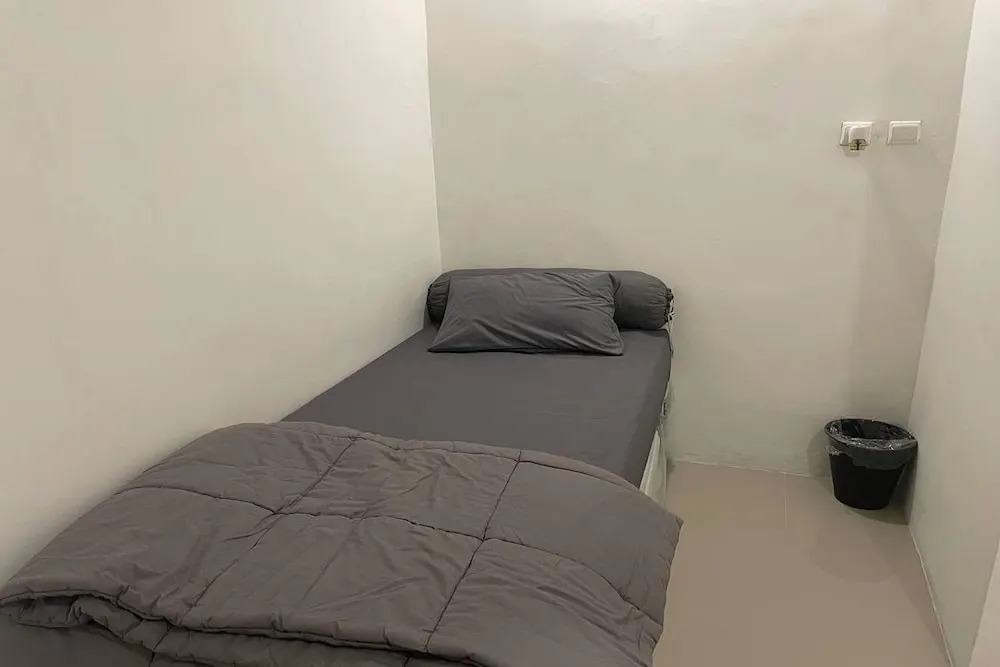Депок: Guesthouse Maura