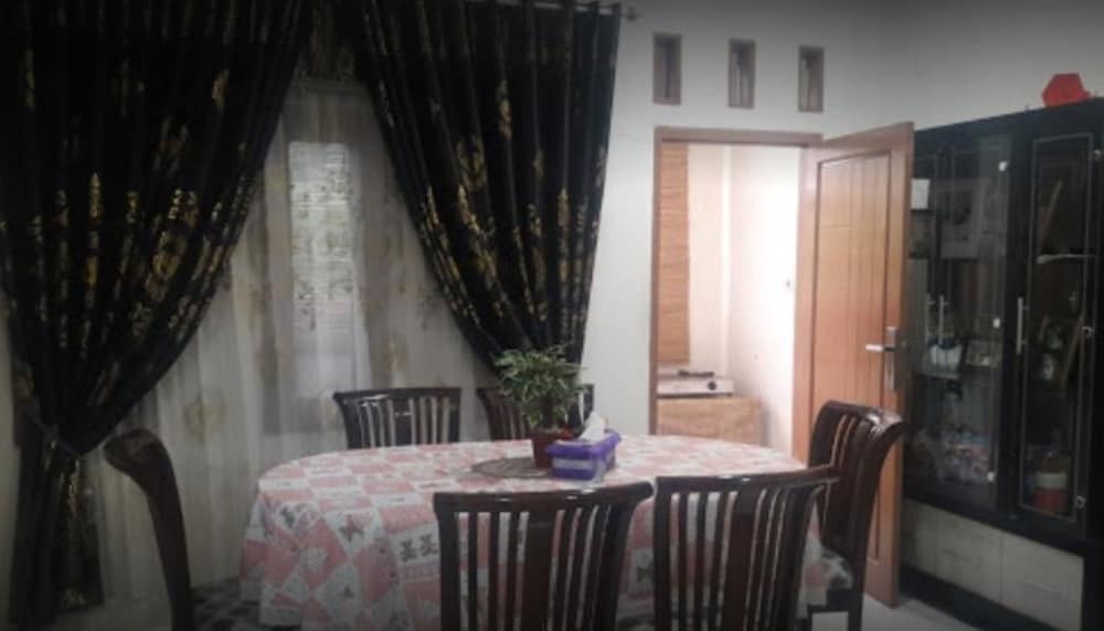 Читарингул: Villa Fadil
