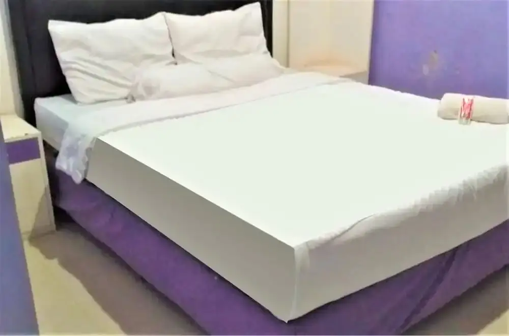 Чиребон: Hotel Ungu Cirebon