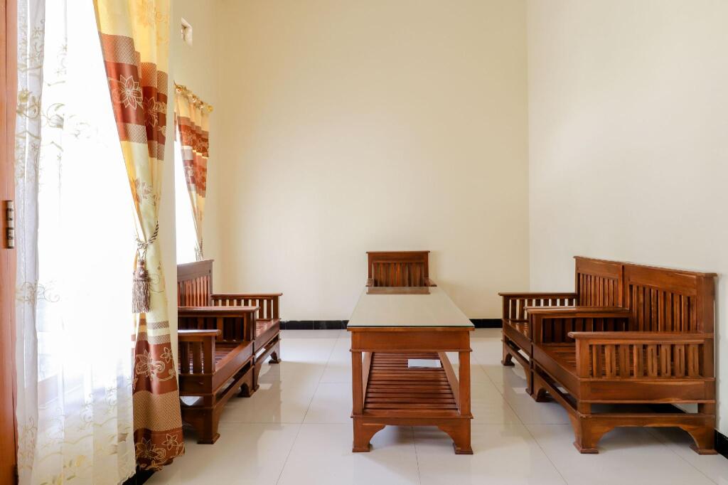Батуретно: Dewisri Homestay