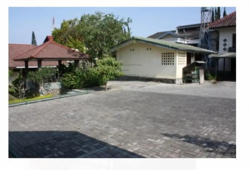 Бату: Wisata Villa Management