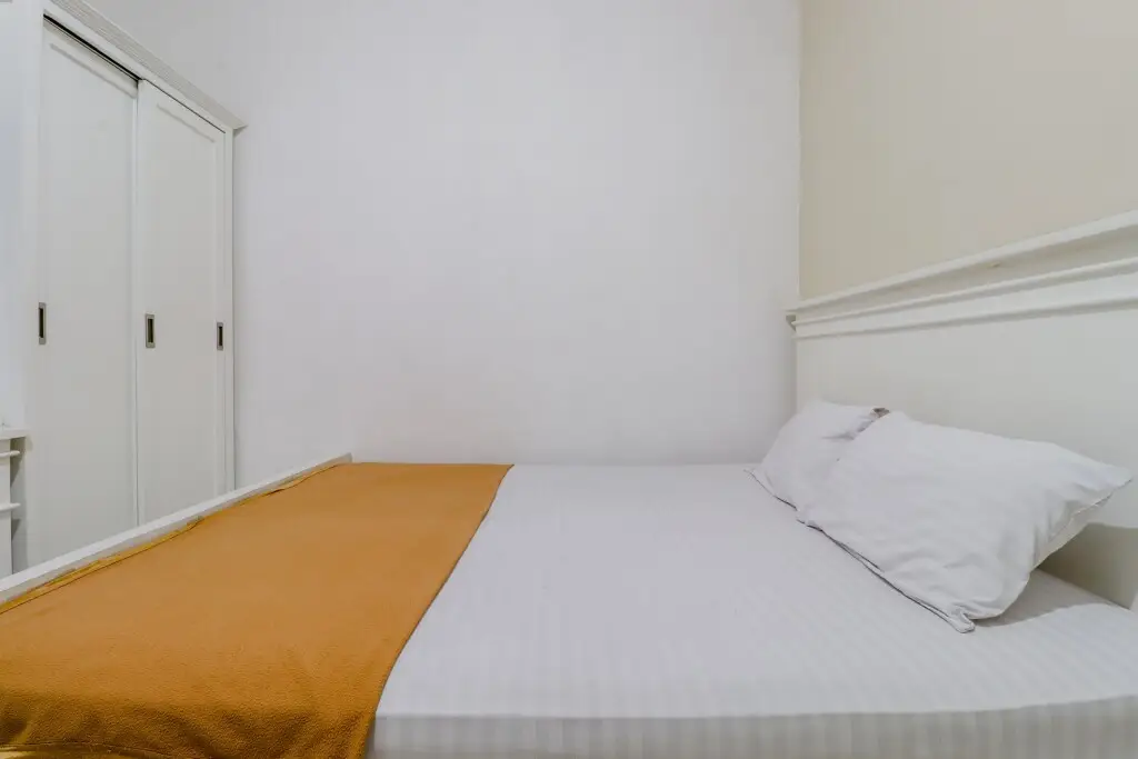 Депок: Ratu Guesthouse