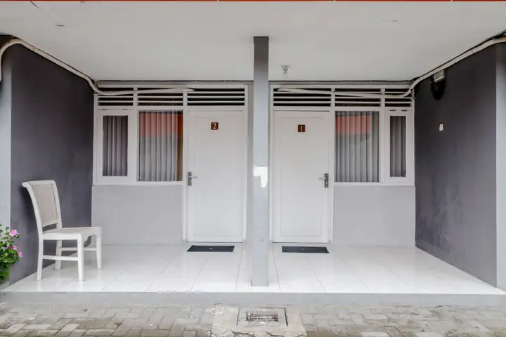 Депок: Ratu Guesthouse