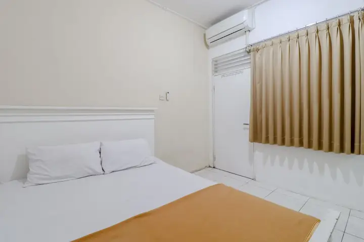 Депок: Ratu Guesthouse