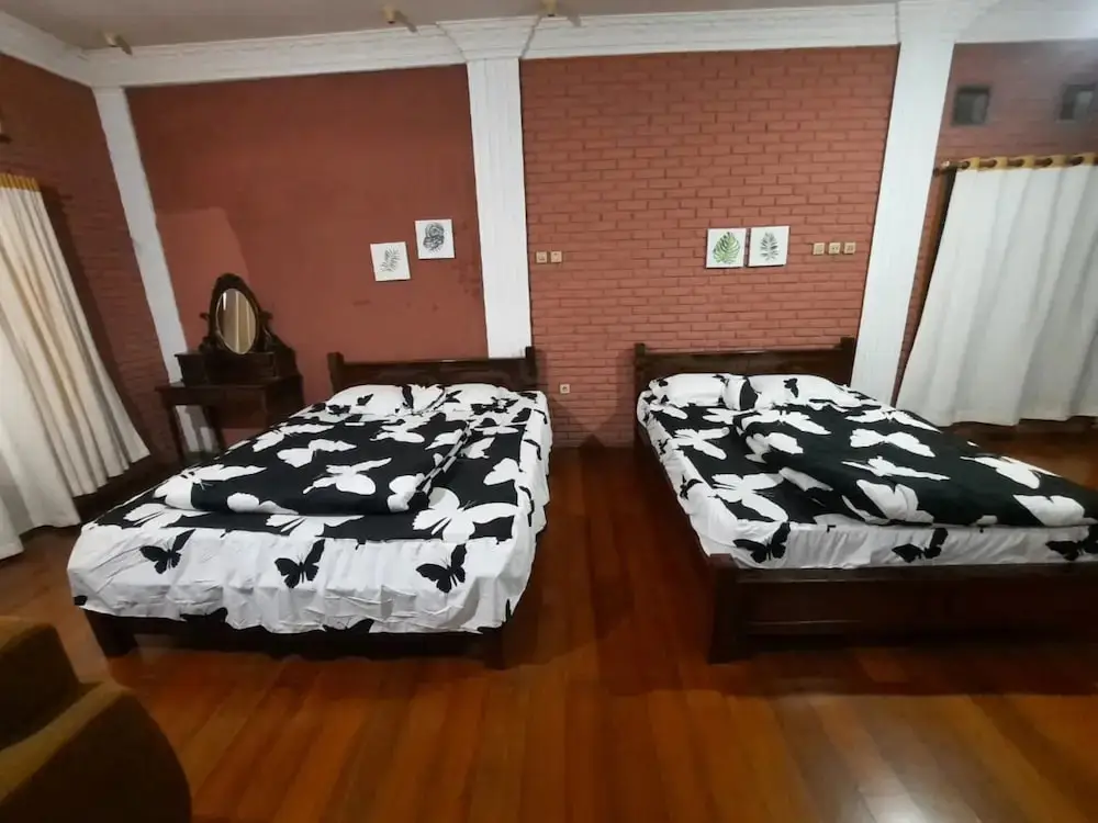 Бандунг: Wisma Acidalia Syariah