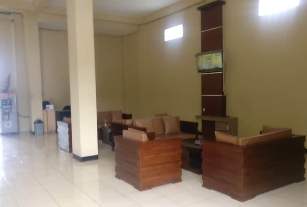 Бандунг: Caraka Hotel Batununggal