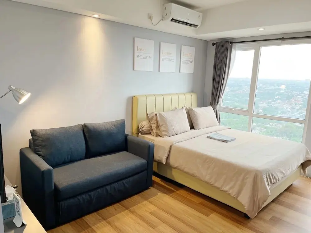 Южный Тангеранг: Breeze Apartments at Bintaro by OkeStay