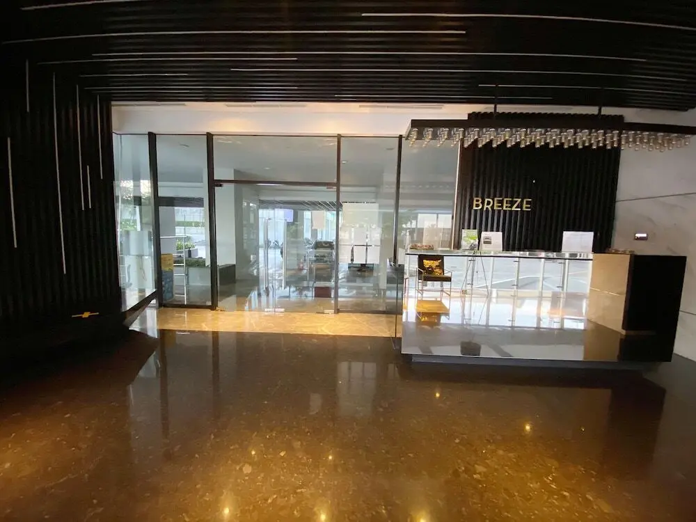 Южный Тангеранг: Breeze Apartments at Bintaro by OkeStay