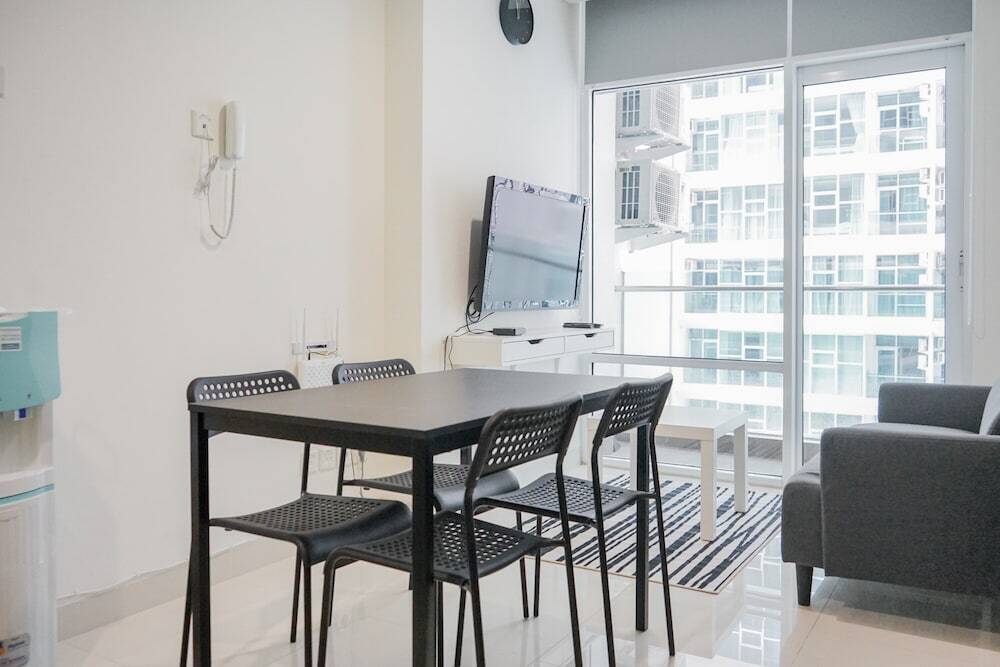 Южный Тангеранг: Fully Furnished with Modern Design 1BR Brooklyn Apartment