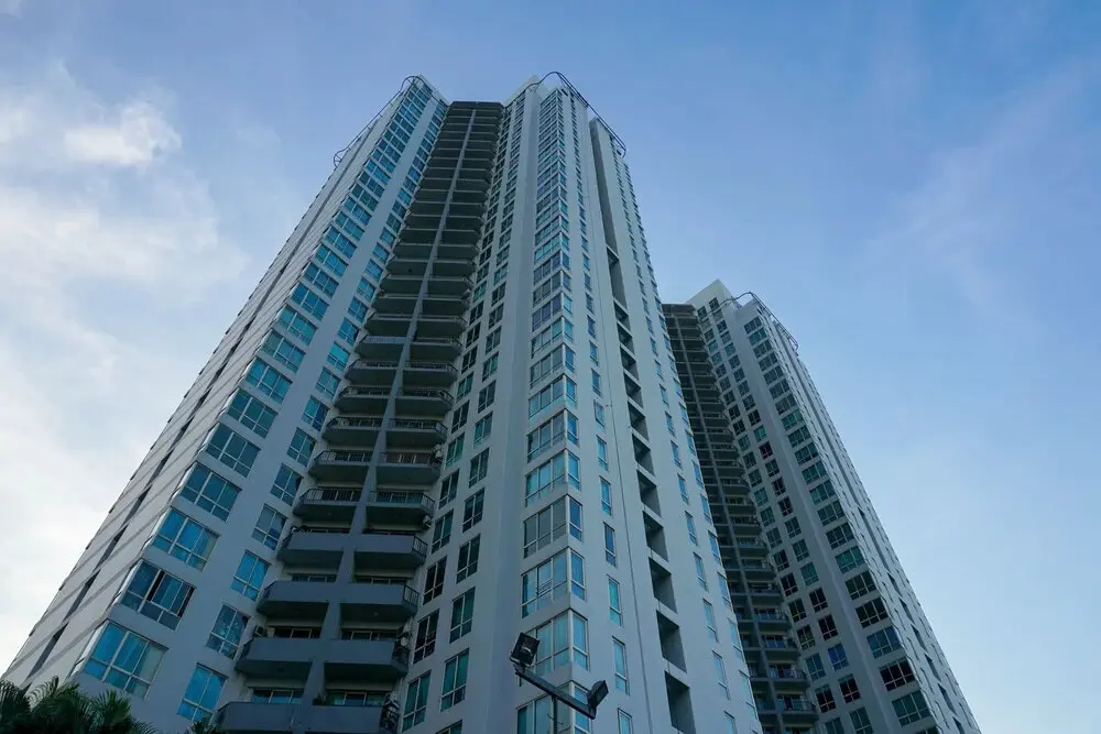 Джакарта: Spacious 2BR + Office Room Puri Casablanca Apartment