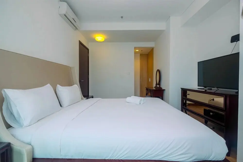 Джакарта: Cozy 1BR with Workspace at Setiabudi Skygarden Apartment