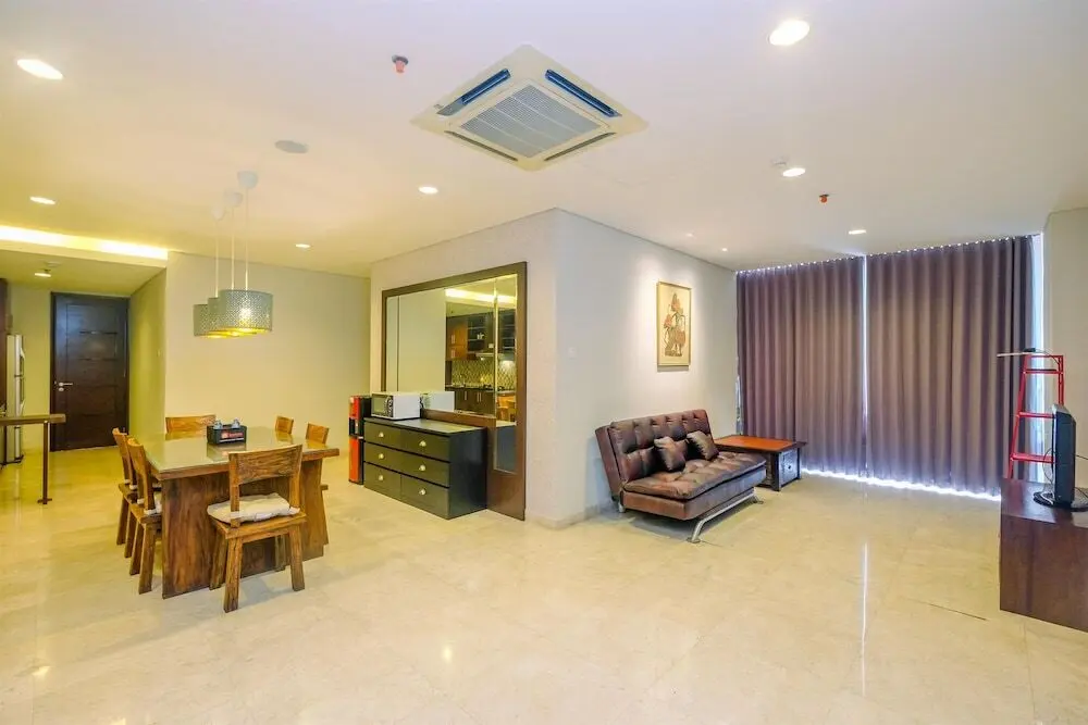 Джакарта: Great Choice and Spacious 3BR at The Empyreal Apartment