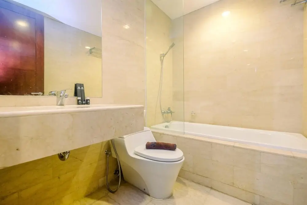 Джакарта: Great Choice and Spacious 3BR at The Empyreal Apartment