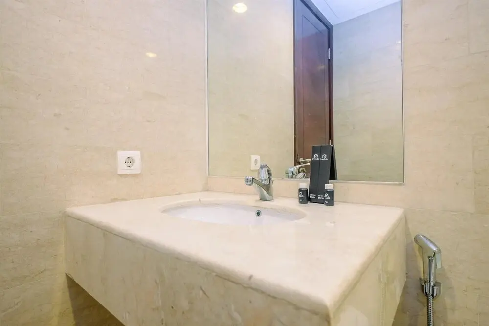 Джакарта: Great Choice and Spacious 3BR at The Empyreal Apartment